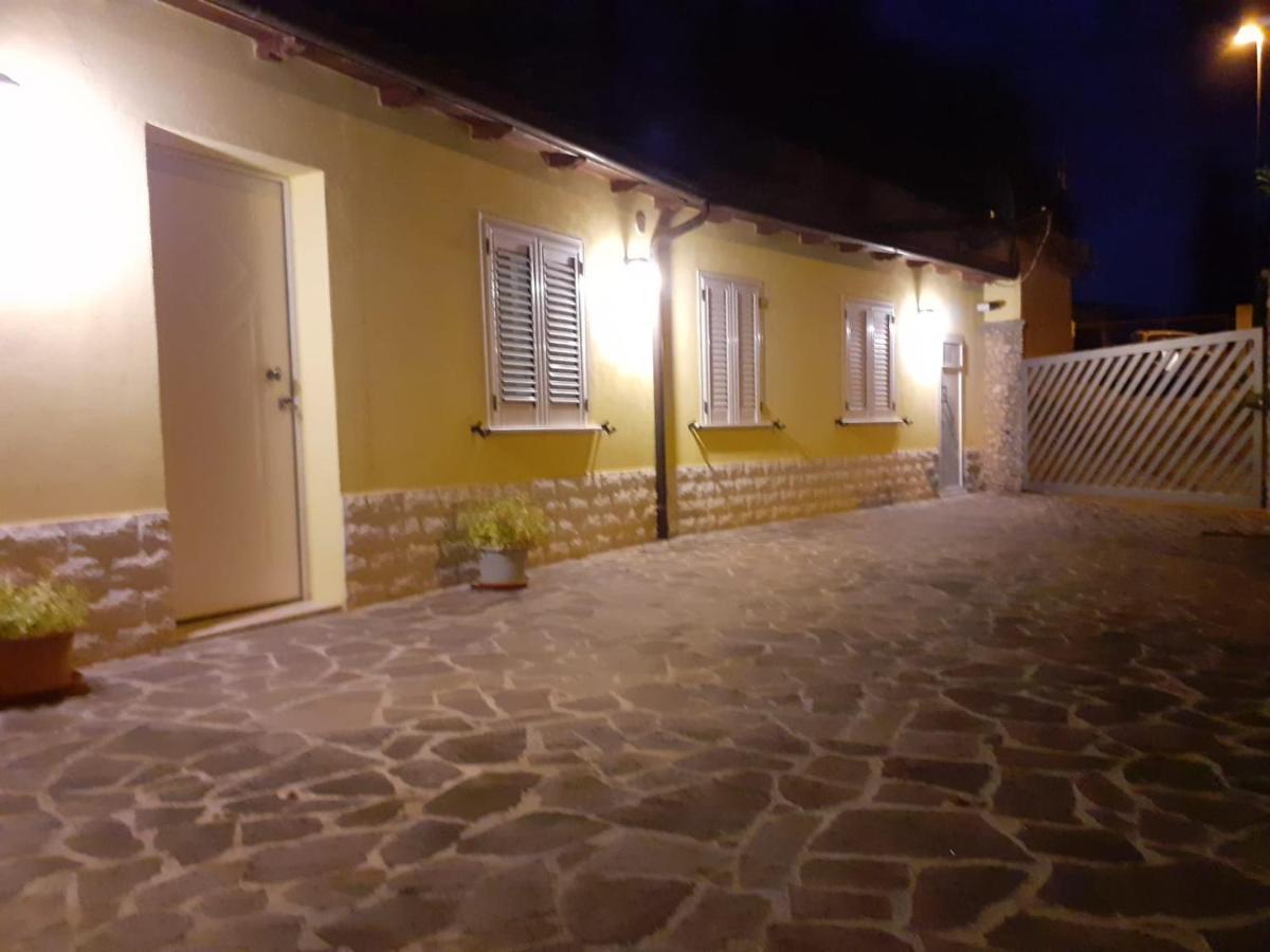 Casa Gialla L'Aquila Exterior photo