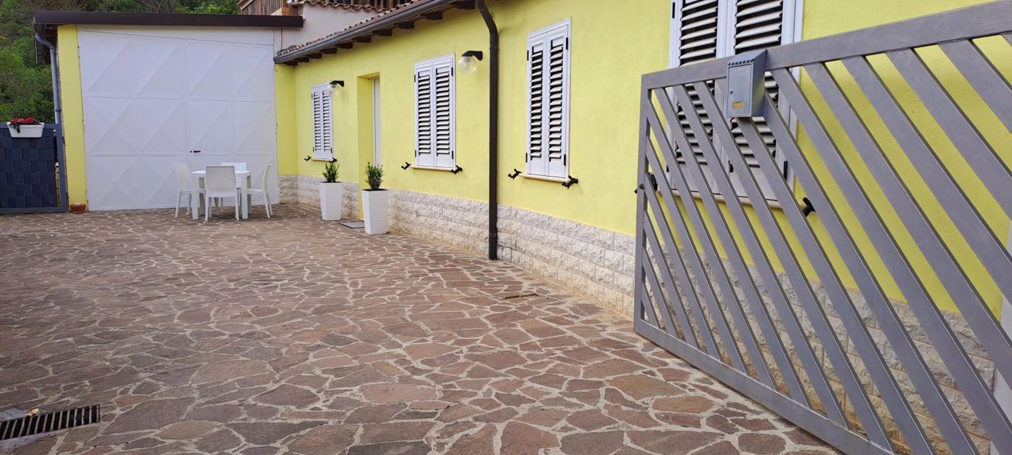 Casa Gialla L'Aquila Exterior photo
