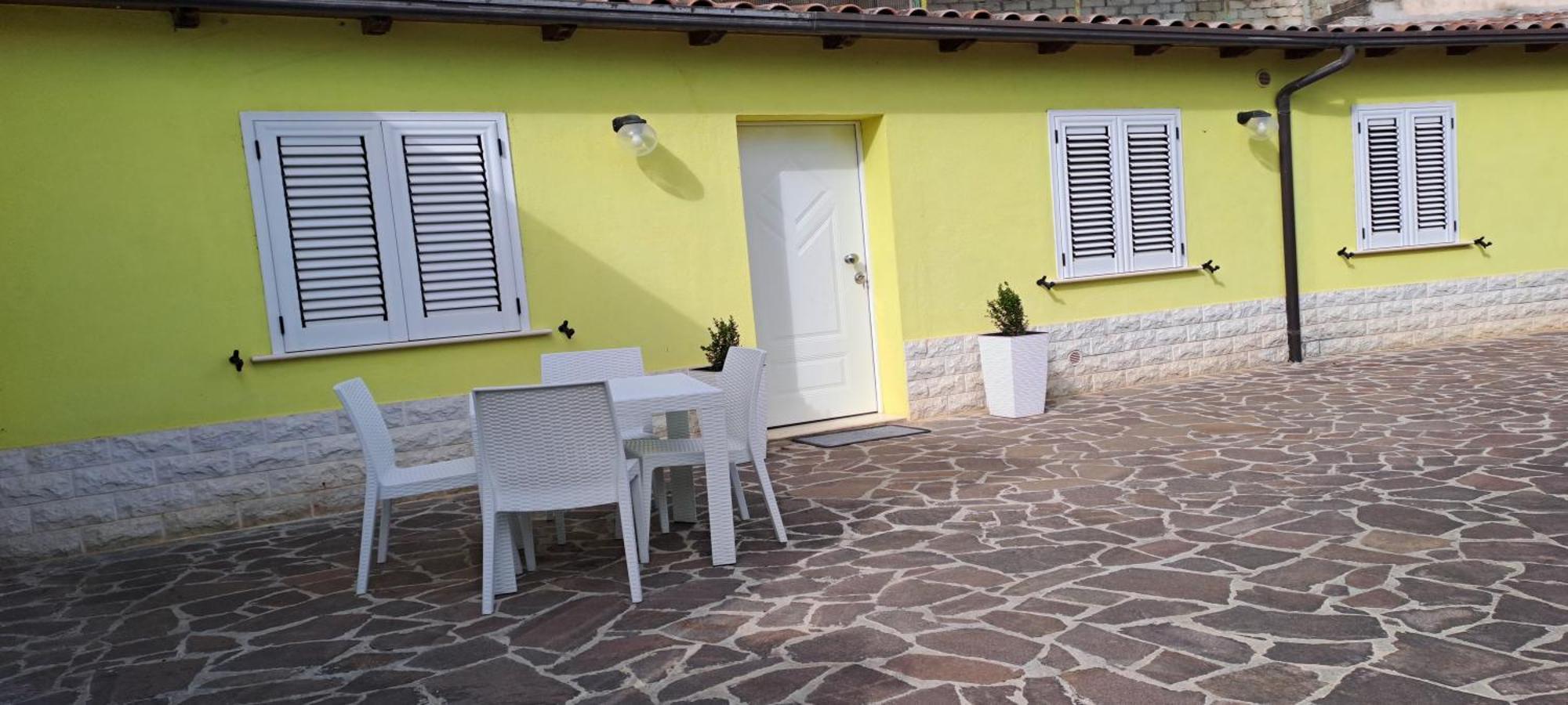 Casa Gialla L'Aquila Exterior photo