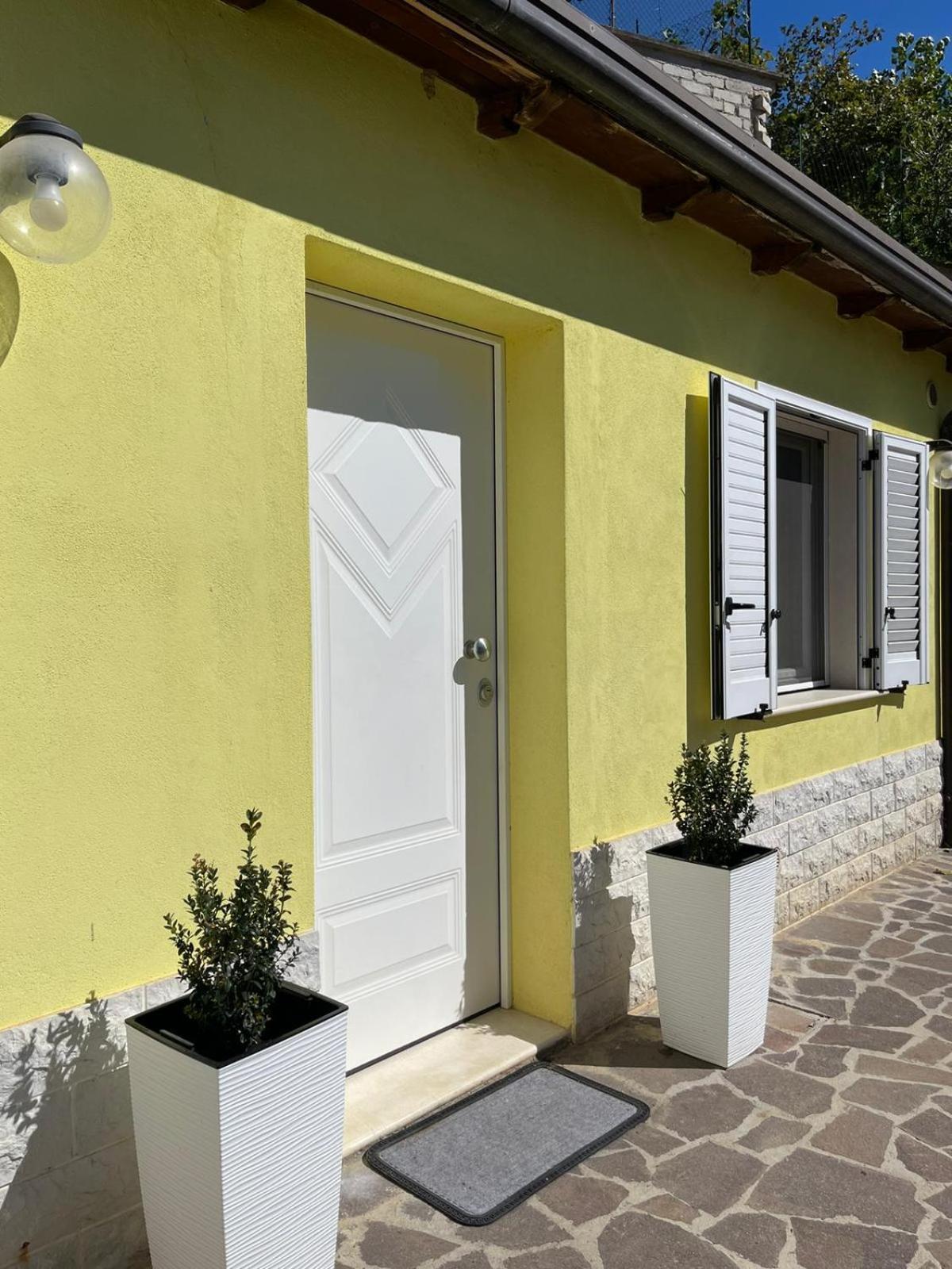 Casa Gialla L'Aquila Exterior photo